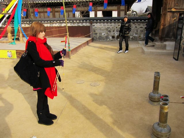 110213 ♥ 韓國 Day2 韓屋村.N首爾塔.南山公園 - 第16張圖 110213 ♥ 韓國 Day2 韓屋村.N首爾塔.南山公園