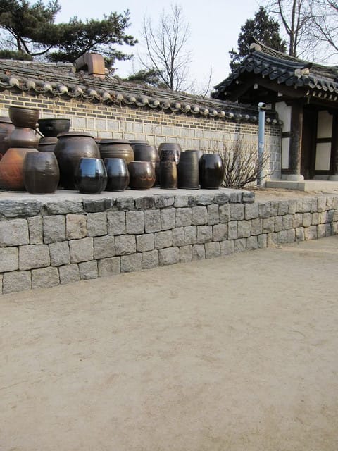 110213 ♥ 韓國 Day2 韓屋村.N首爾塔.南山公園 - 第11張圖 110213 ♥ 韓國 Day2 韓屋村.N首爾塔.南山公園