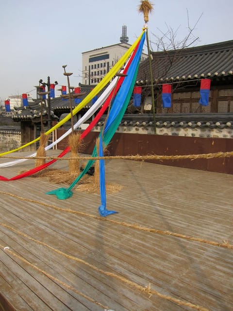 110213 ♥ 韓國 Day2 韓屋村.N首爾塔.南山公園 - 第12張圖 110213 ♥ 韓國 Day2 韓屋村.N首爾塔.南山公園