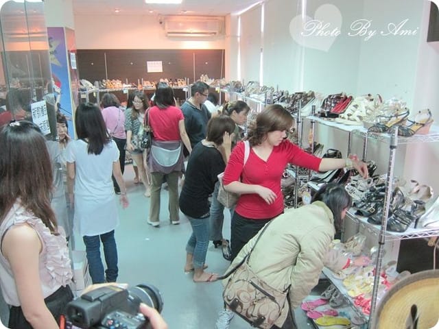 111008 ♥ D+AF美鞋特賣會‧現場直擊速速報！