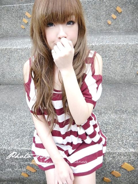 120222 ♥ 穿上E.Ya‧清新春日浪漫約會穿搭~♫