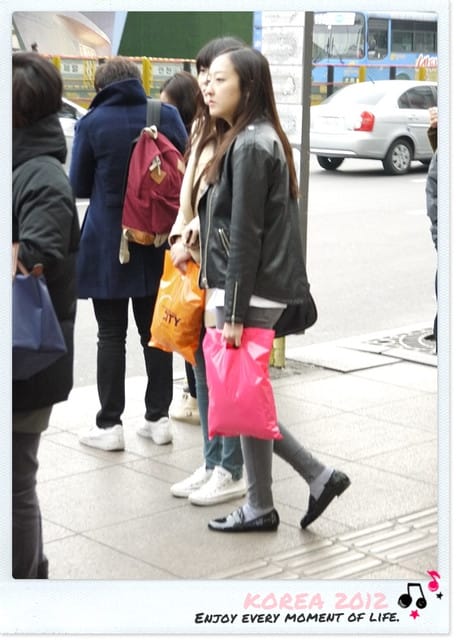 120317 ♥ 直擊！Korea型人街拍特輯‧韓妞超愛穿搭的五款單品總整理！