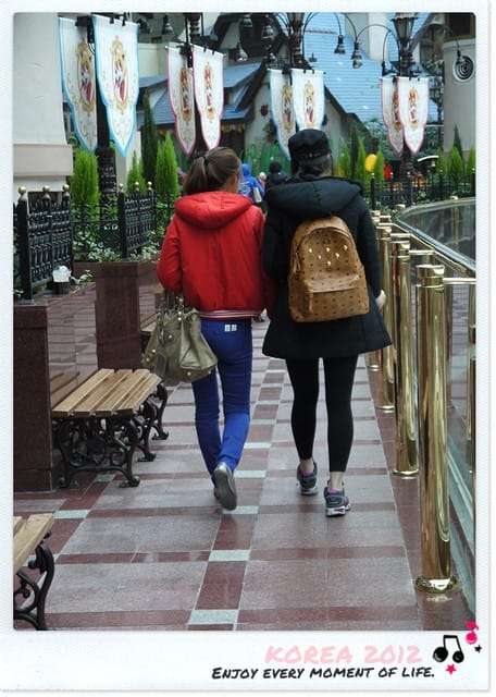 120317 ♥ 直擊！Korea型人街拍特輯‧韓妞超愛穿搭的五款單品總整理！