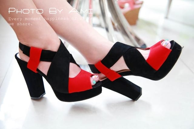 120628 ♥ 新入荷！夏季穿搭之六雙新鞋三款新包綜合分享 ~♫
