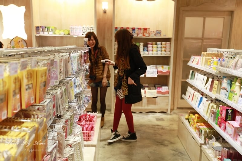 121210 ♥ 姐妹逛街去！86小舖士林門市必囤單品一網打盡 ♫