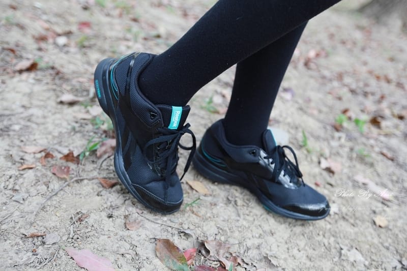 130227 ♥ 拒絕年節發胖。一起穿上REEBOK形塑鞋”走”出一雙美腿吧！
