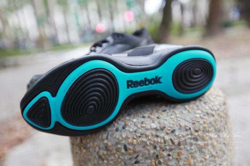 130227 ♥ 拒絕年節發胖。一起穿上REEBOK形塑鞋”走”出一雙美腿吧！