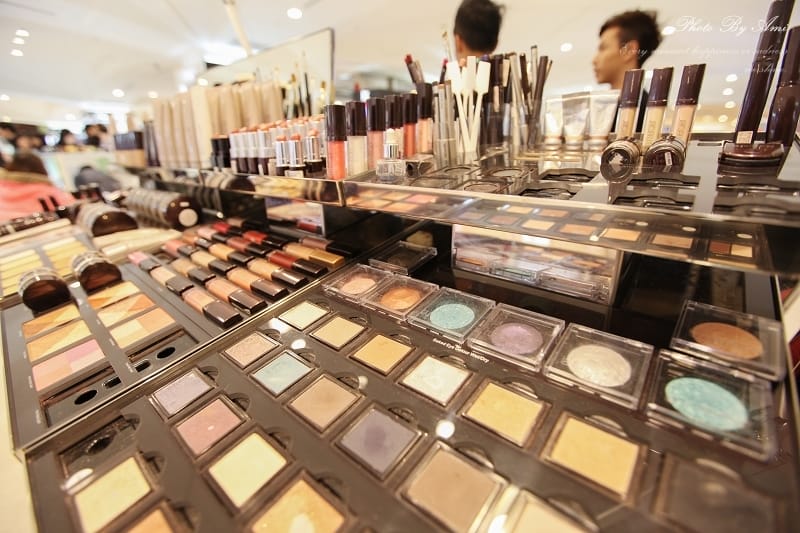 130228 ♥ 春天就是要恣意玩色。LAURA MERCIER 2013春妝分享 ♫