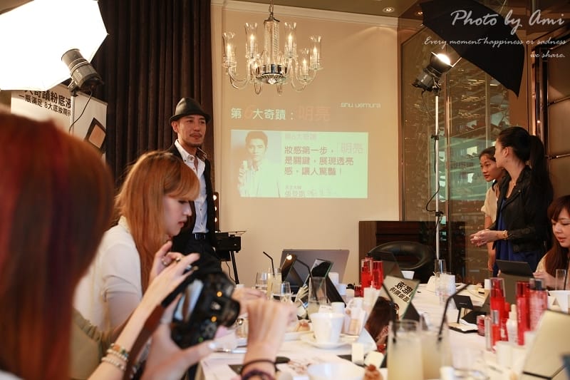 130318 ♥ 創下8大奇蹟的夢幻粉底液。植村秀3D透感無瑕輕粉底 ♫ - 第29張圖 130318 ♥ 創下8大奇蹟的夢幻粉底液。植村秀3D透感無瑕輕粉底 ♫