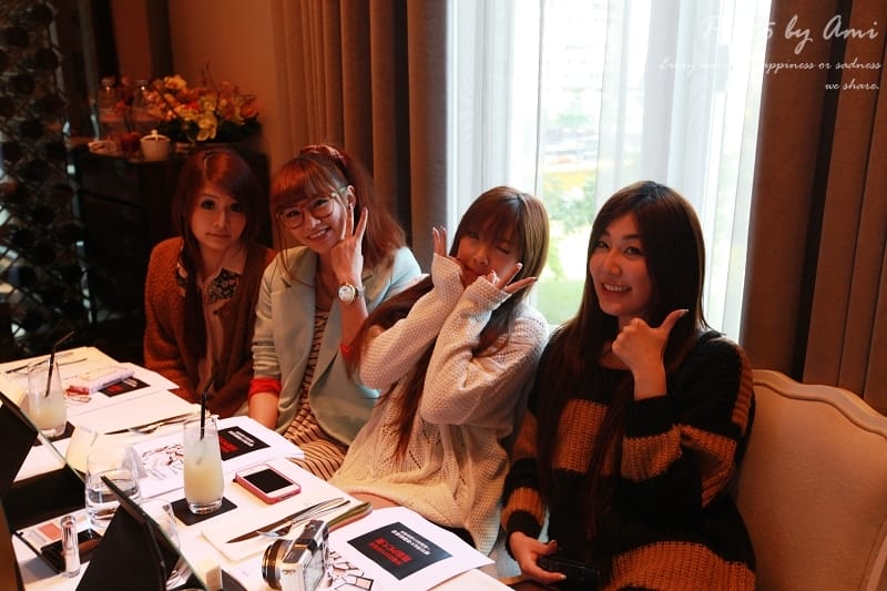 130318 ♥ 創下8大奇蹟的夢幻粉底液。植村秀3D透感無瑕輕粉底 ♫ - 第7張圖 130318 ♥ 創下8大奇蹟的夢幻粉底液。植村秀3D透感無瑕輕粉底 ♫