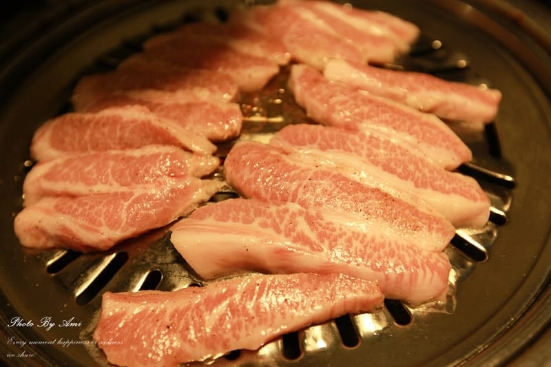 130405 ♥ 七天六夜首爾自由行Day2。新村食堂→逛逛梨大 ♫