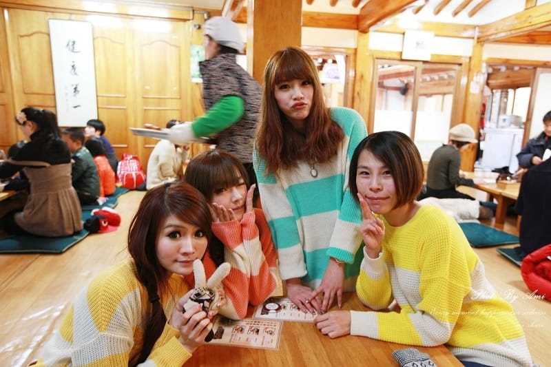 130414 ♥ 七天六夜首爾自由行Day3。土俗村蔘雞湯→景福宮→三清洞 ♫ - 第18張圖 130414 ♥ 七天六夜首爾自由行Day3。土俗村蔘雞湯→景福宮→三清洞 ♫