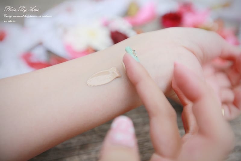 130524 ♥ 超迷人的玫瑰香氛完美妝容。SKIN79玻尿酸玫瑰保濕BB霜 ♫