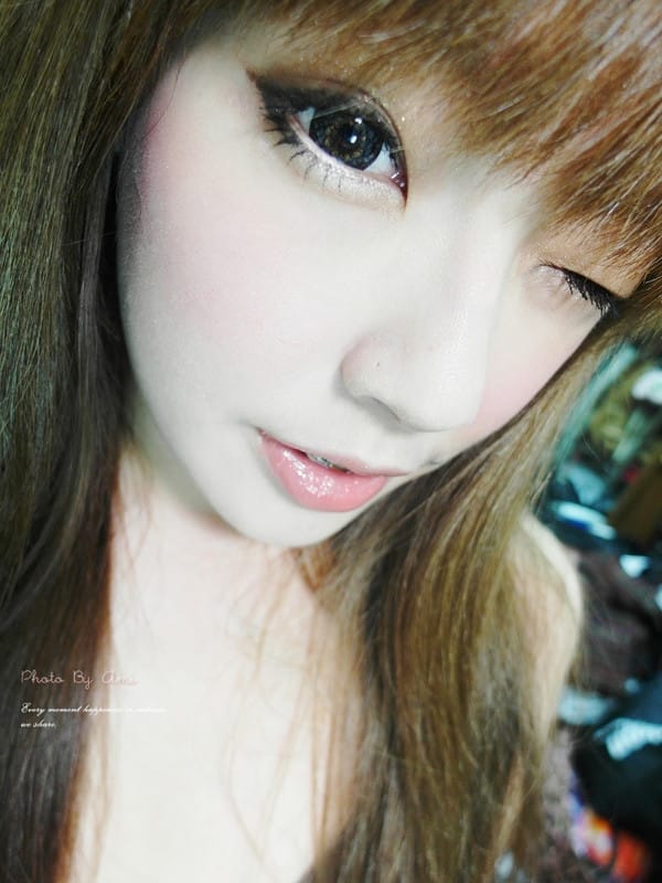 130613 ♥ 伊麗莎白雅頓完美紐約彩妝系列。打造天生美肌般的低調質感妝容 ♫