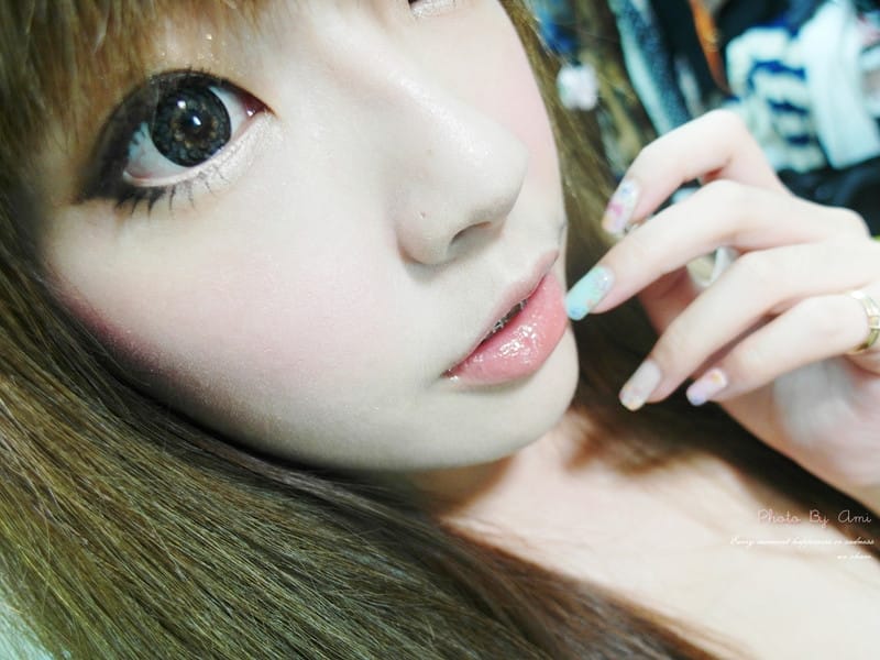 130613 ♥ 伊麗莎白雅頓完美紐約彩妝系列。打造天生美肌般的低調質感妝容 ♫