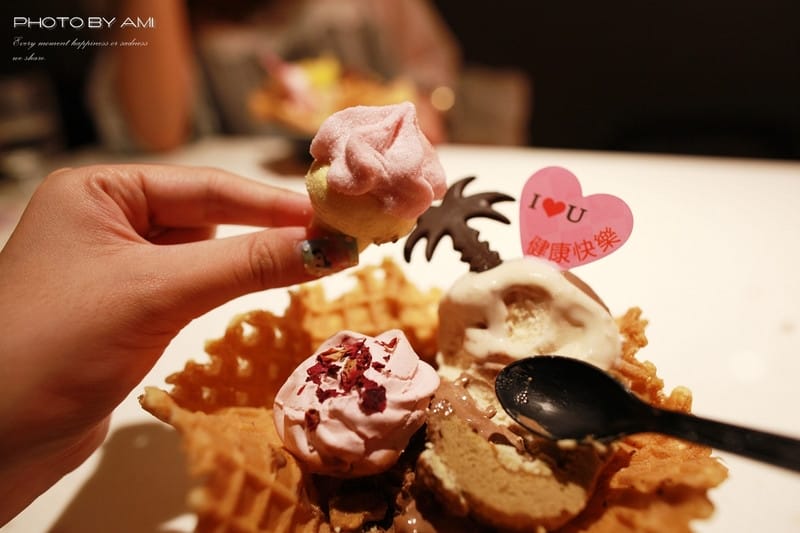 130801 ♥ 姊妹情侶約會新發現。甜蜜蜜IOU Café ♫ - 第27張圖 130801 ♥ 姊妹情侶約會新發現。甜蜜蜜IOU Café ♫