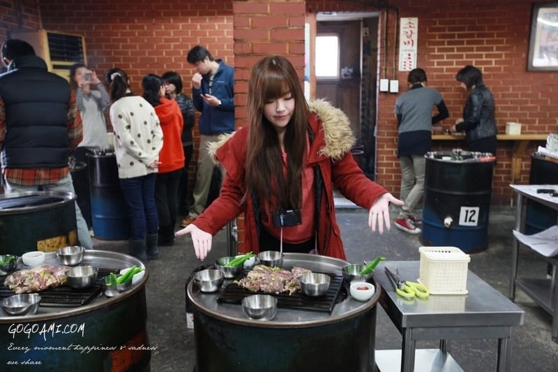 140204 ♥ 七天六夜首爾自由行Day5。新村站著吃烤肉→明洞全州中央會館→南山N首爾塔 ♫ - 第6張圖 IMG_0793
