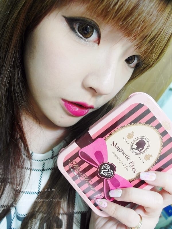 140404 ♥ 必蒐好物。Miss Hana花娜小姐不暈染防水眼線膠筆推出鐵盒精裝版啦 ♫ - 第25張圖 SAM_0379