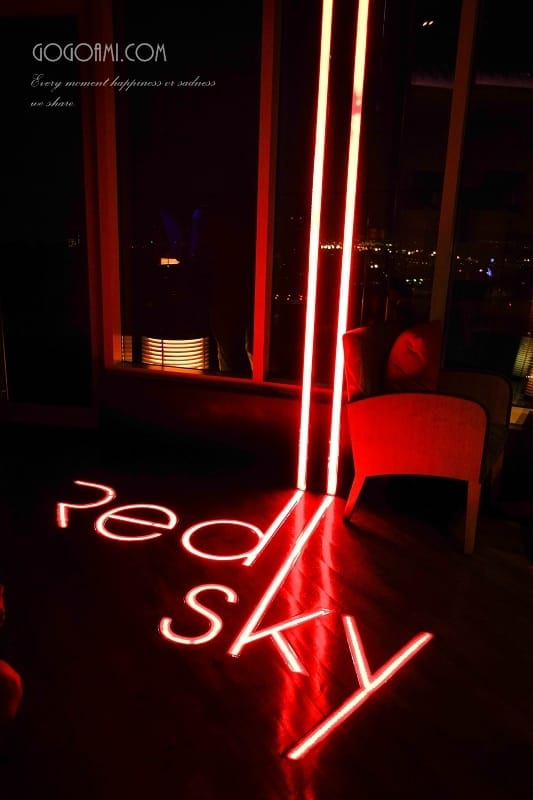 141016 ♥ 曼谷自由行Day3。悠哉逛曼谷、四面佛、RED SKY高空酒吧 ♫ - 第100張圖 DSC01244