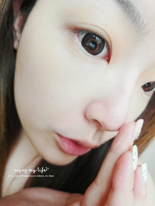 150618 ♥ 12H完美遮瑕。好清爽好沁涼的LANEIGE蘭芝 BB舒芙蕾水凝霜毛孔隱形升級版+舒芙蕾淨白遮瑕筆 ♫ - 第26張圖 SAM_9753