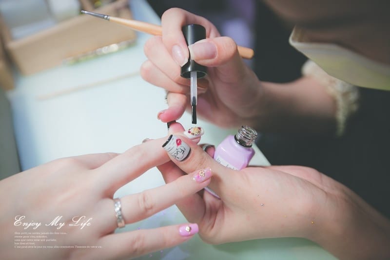 美甲 ♥ 夏季的低調華麗美甲。讓人目不轉睛的超美仿天然石紋 ♫ - 第13張圖 IMG_9845