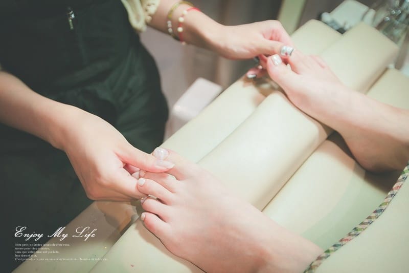 美甲 ♥ 夏季的低調華麗美甲。讓人目不轉睛的超美仿天然石紋 ♫ - 第24張圖 IMG_9891