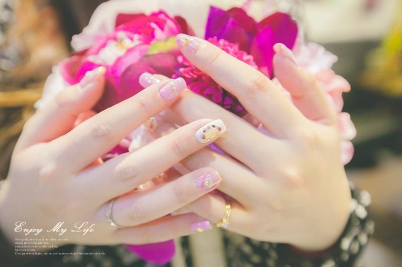 美甲 ♥ 夏季的低調華麗美甲。讓人目不轉睛的超美仿天然石紋 ♫ - 第2張圖 IMG_1111