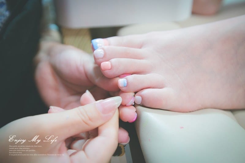 美甲 ♥ 透明系指彩!暈染漸層海洋風。Oohla Nail Studio ♫ - 第8張圖 IMG_1799