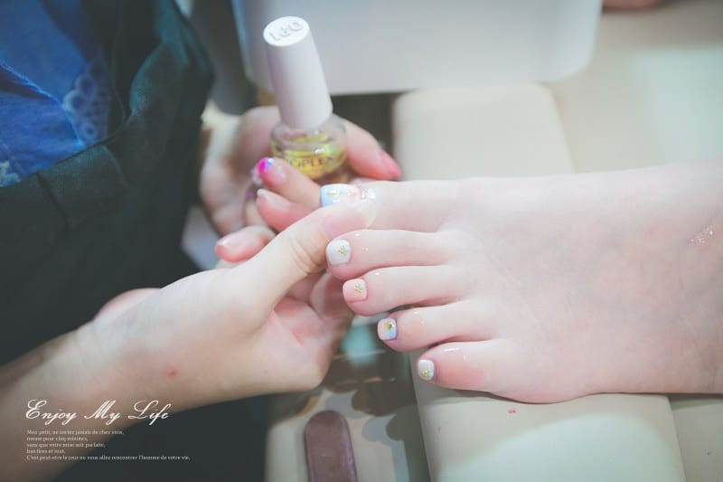 美甲 ♥ 透明系指彩!暈染漸層海洋風。Oohla Nail Studio ♫ - 第13張圖 IMG_1818