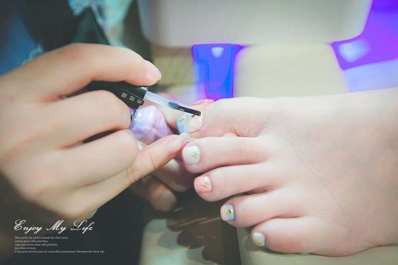 美甲 ♥ 透明系指彩!暈染漸層海洋風。Oohla Nail Studio ♫ - 第12張圖 IMG_1813