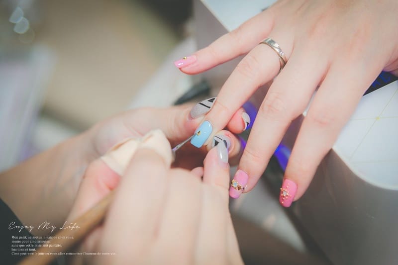美甲 ♥ 夏日暈染感雲彩光療。Oohla Nail Studio ♫ - 第7張圖 IMG_3381
