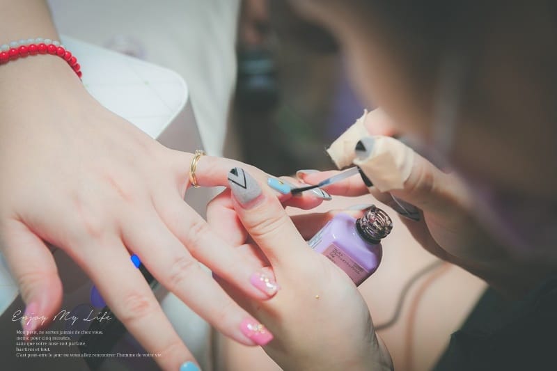 美甲 ♥ 夏日暈染感雲彩光療。Oohla Nail Studio ♫ - 第8張圖 IMG_3391