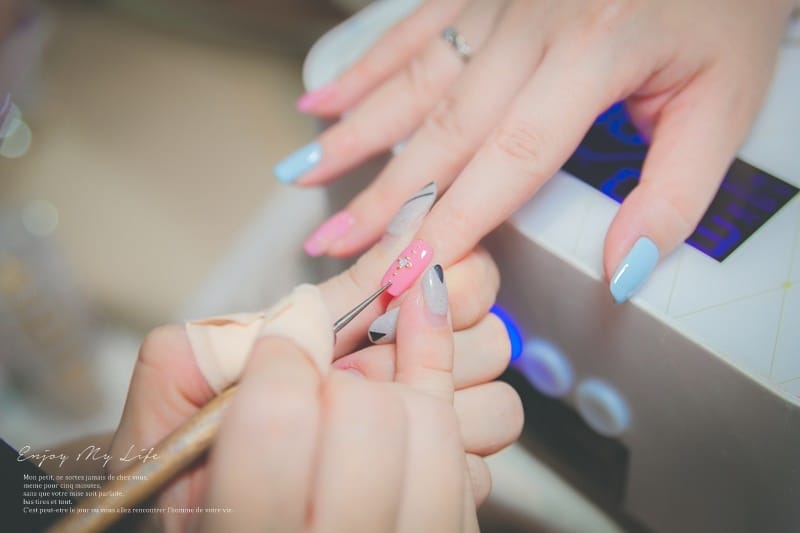 美甲 ♥ 夏日暈染感雲彩光療。Oohla Nail Studio ♫ - 第6張圖 IMG_3377