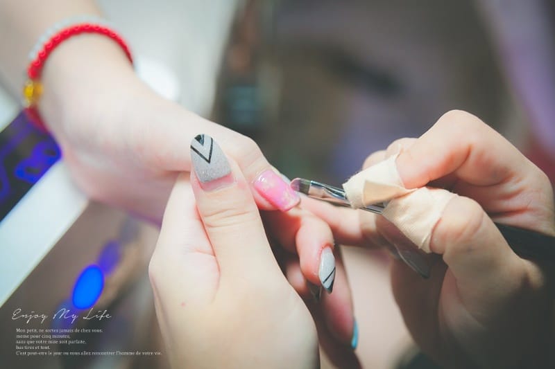 美甲 ♥ 夏日暈染感雲彩光療。Oohla Nail Studio ♫ - 第5張圖 IMG_3368