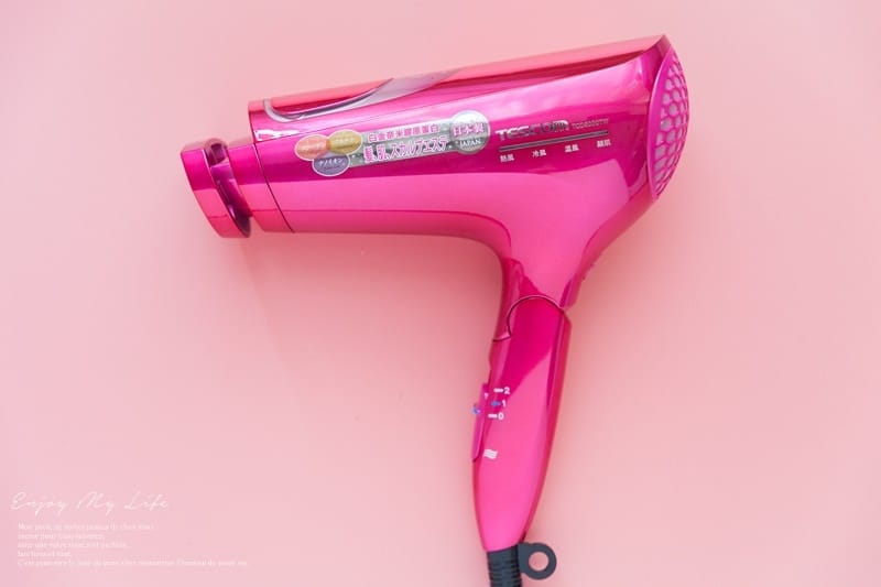 美髮 ♥ TESCOM 白金奈米膠原蛋白吹風機TCD5000TW。最強吹髮神器魅力閃耀登場 ♫ - 第21張圖 IMG_5985