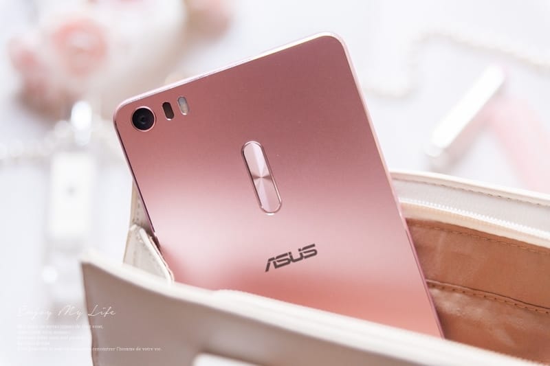 3C ♥ 時尚追劇x美型耀眼 讓人愛不釋手的玫瑰金6.8吋大螢幕手機。ASUS ZenFone 3 Ultra (ZU680KL) ♫ - 第19張圖 IMG_7667