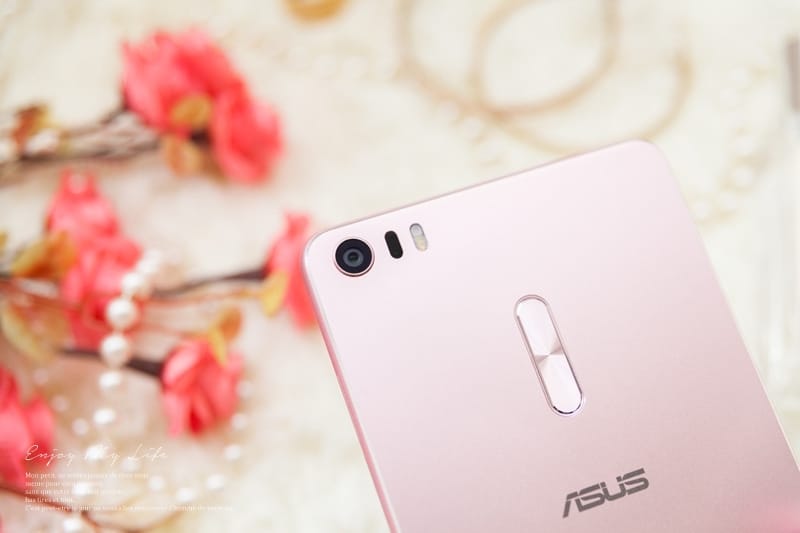 3C ♥ 時尚追劇x美型耀眼 讓人愛不釋手的玫瑰金6.8吋大螢幕手機。ASUS ZenFone 3 Ultra (ZU680KL) ♫ - 第12張圖 IMG_8093