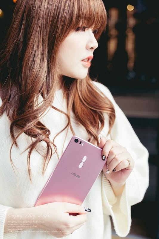 3C ♥ 時尚追劇x美型耀眼 讓人愛不釋手的玫瑰金6.8吋大螢幕手機。ASUS ZenFone 3 Ultra (ZU680KL) ♫ - 第3張圖 IMG_7877