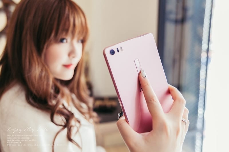 3C ♥ 時尚追劇x美型耀眼 讓人愛不釋手的玫瑰金6.8吋大螢幕手機。ASUS ZenFone 3 Ultra (ZU680KL) ♫ - 第39張圖 IMG_7858