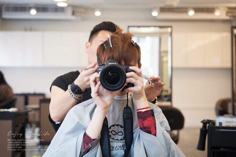 美髮 ♥ 80’s STUDIO Ian。淺淺焦糖X金棕挑染 #Bronde 輕盈顯白混血感新髮色 ♫ - 第5張圖 IMG_1895