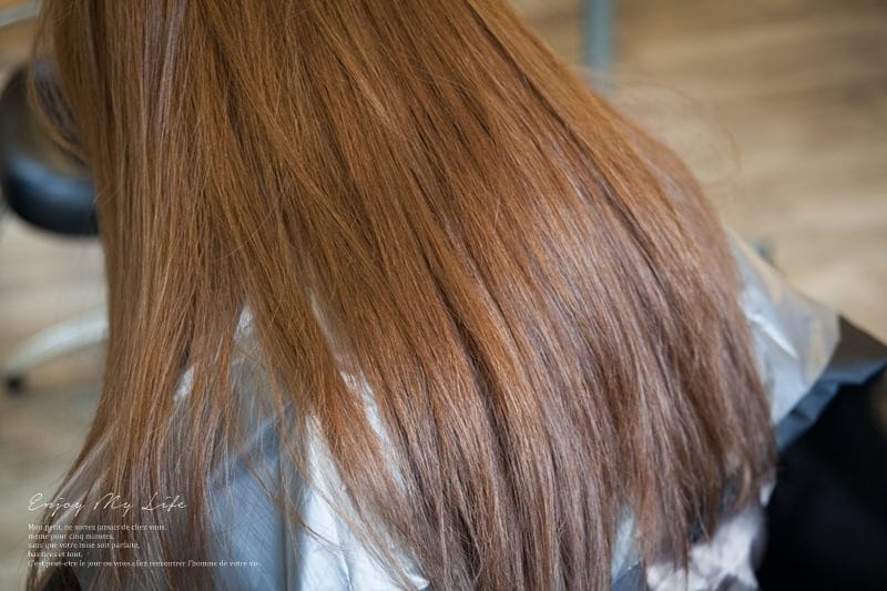 美髮 ♥ 80’s STUDIO Ian。淺淺焦糖X金棕挑染 #Bronde 輕盈顯白混血感新髮色 ♫ - 第9張圖 IMG_1904