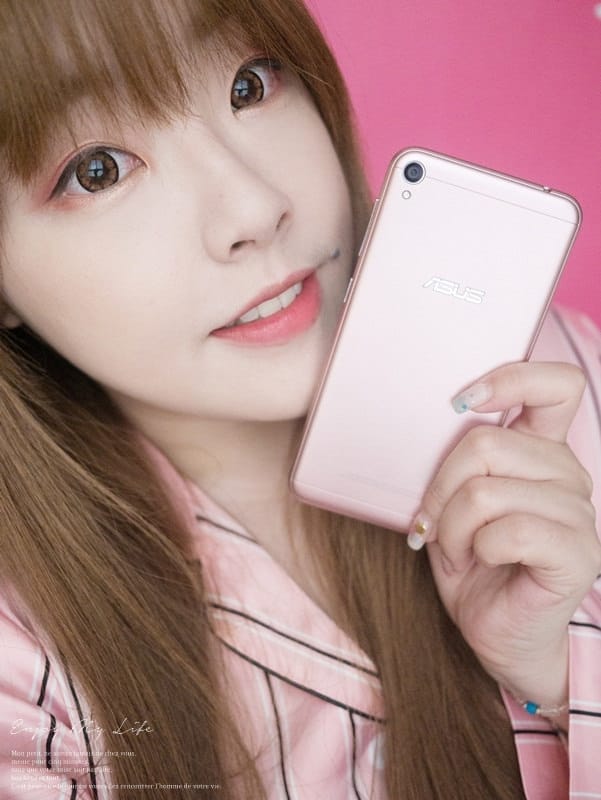 3C ♥ 直播必備美顏機→ASUS ZenFone Live 5吋美顏直播智慧型手機 ♫ - 第8張圖 P1160539
