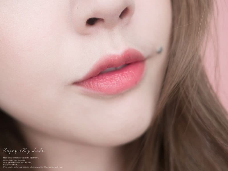 彩妝 ♥ 曼秀雷敦 Lip Baby漾彩潤唇蠟筆。一筆畫出顯色水潤美唇 ♫ - 第20張圖 msrd016-20171003-143155