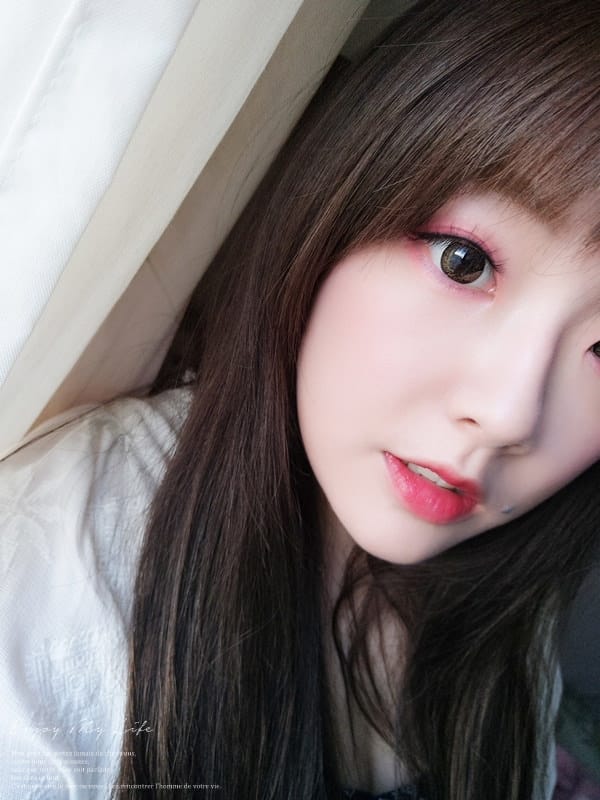 美髮 ♥ 耐看又顯白的微霧感髮色+補染護髮小記錄。Holly Hair X Wilson ♫ - 第29張圖 IMG_20170825_180543