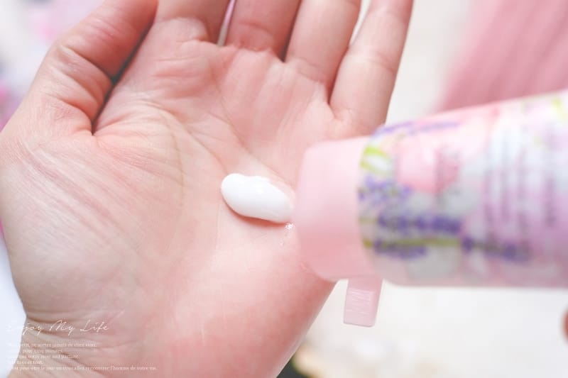 保養 ♥ KOSE 薔薇蜜語 身體保養系列。讓滿溢的優雅玫瑰芳香包圍這個冷冷冬日吧 ♫ - 第18張圖 DSCF7256
