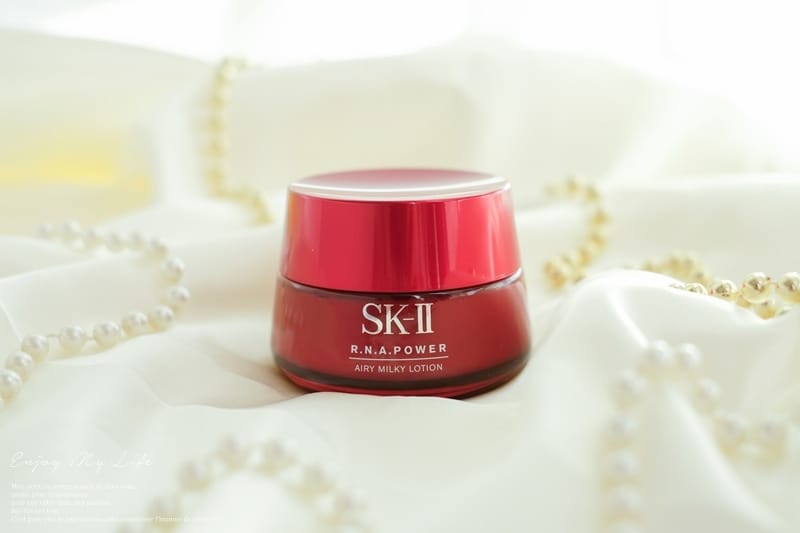 保養 ♥ 給肌膚一份新年禮物!全新SK-II 空氣霜。一次擁有乳液的輕盈跟乳霜的潤澤 ♫ - 第4張圖 DSCF2476