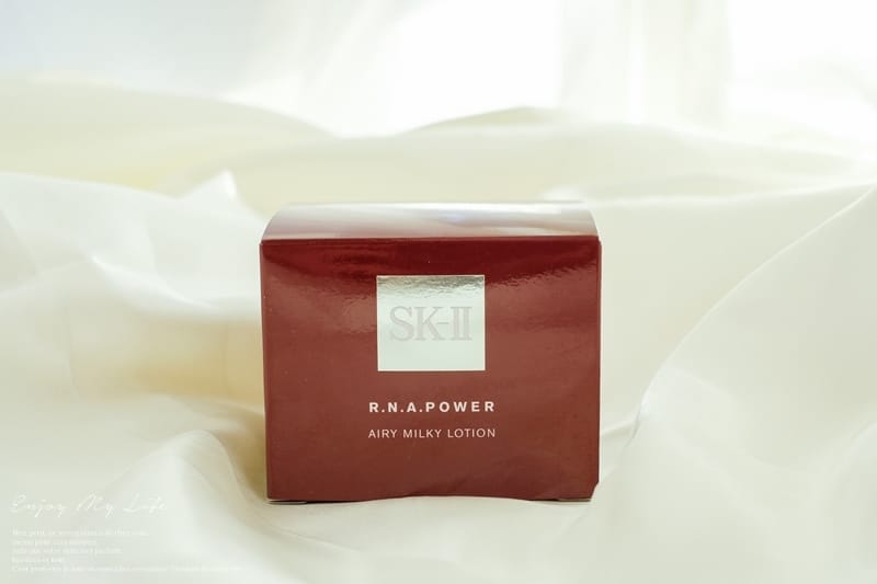 保養 ♥ 給肌膚一份新年禮物!全新SK-II 空氣霜。一次擁有乳液的輕盈跟乳霜的潤澤 ♫ - 第3張圖 DSCF2474