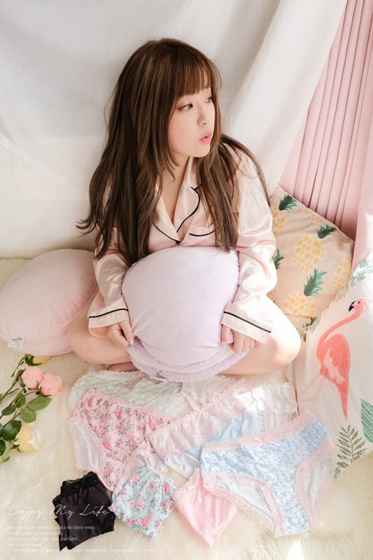 內著 ♥ 最寵女人的貼身呵護→親膚舒適小褲褲。WIWI 思密暖宮抗菌內褲 ♫ - 第41張圖 DSCF8133