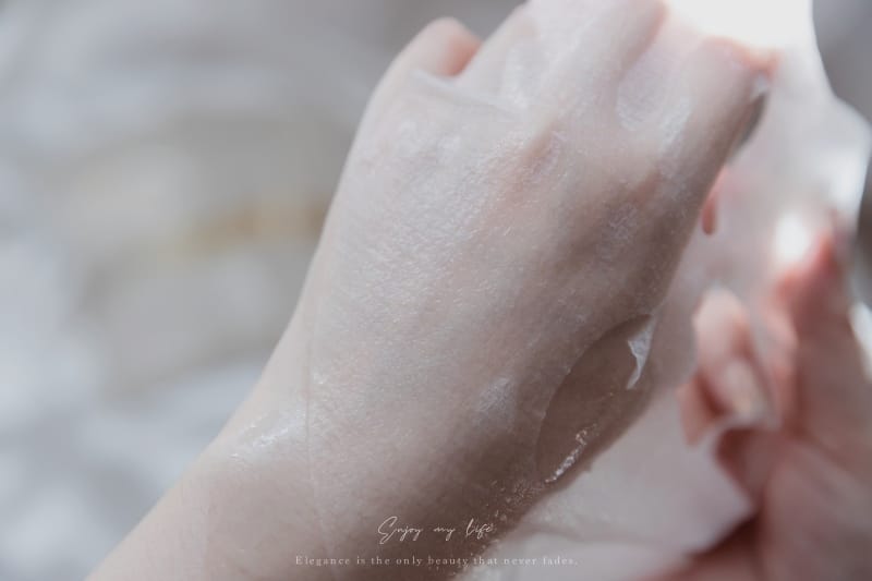 保養 ♥ Lofreys 絲柏毛孔淨化面膜 + 檀香乳香保濕 保養 ♥ Lofreys 絲柏毛孔淨化面膜 + 檀香乳香保濕